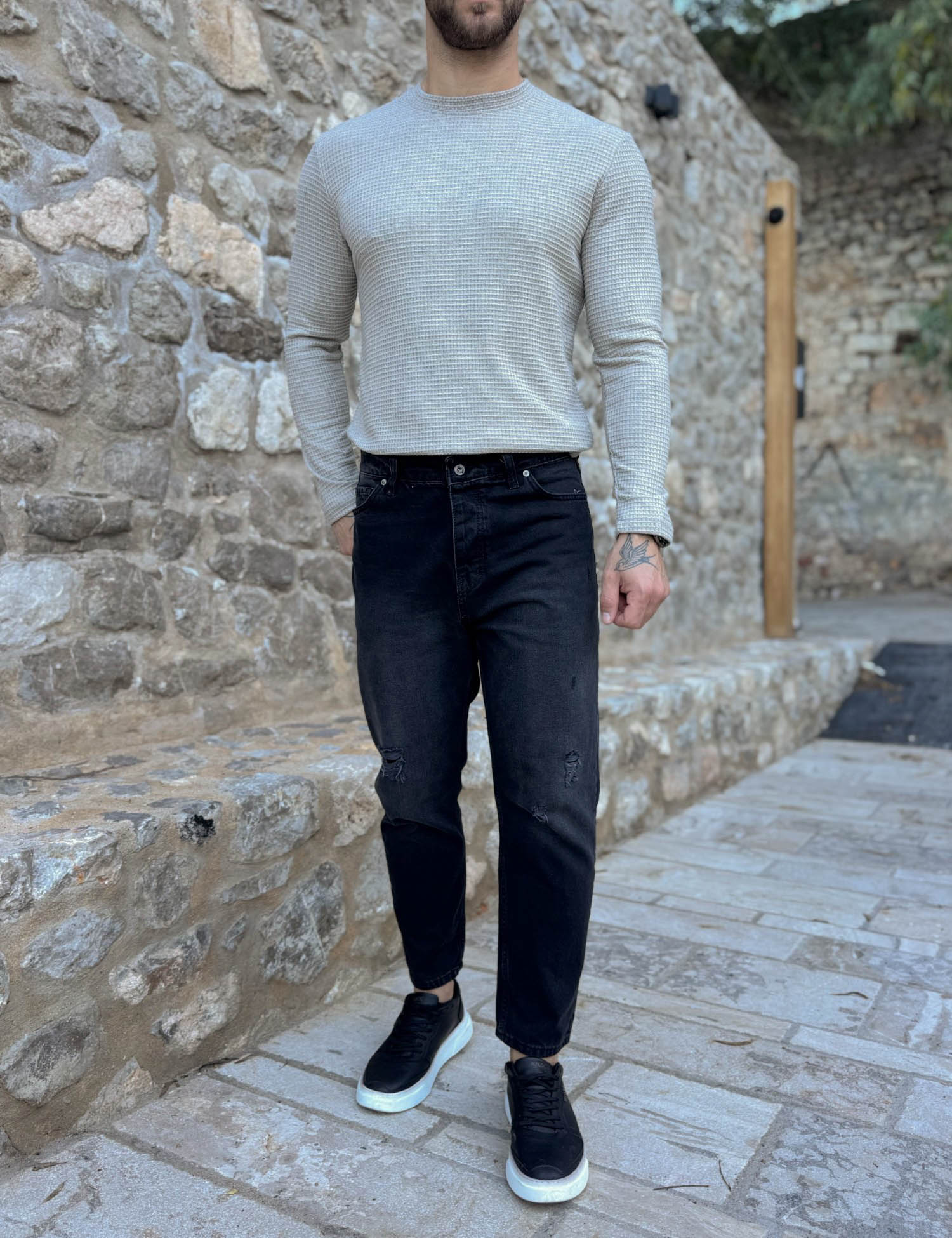 Ανδρικό μαύρο ξεβαμμένο loose τζιν πεντάτσεπο με φθορές WE2302 φωτογραφία